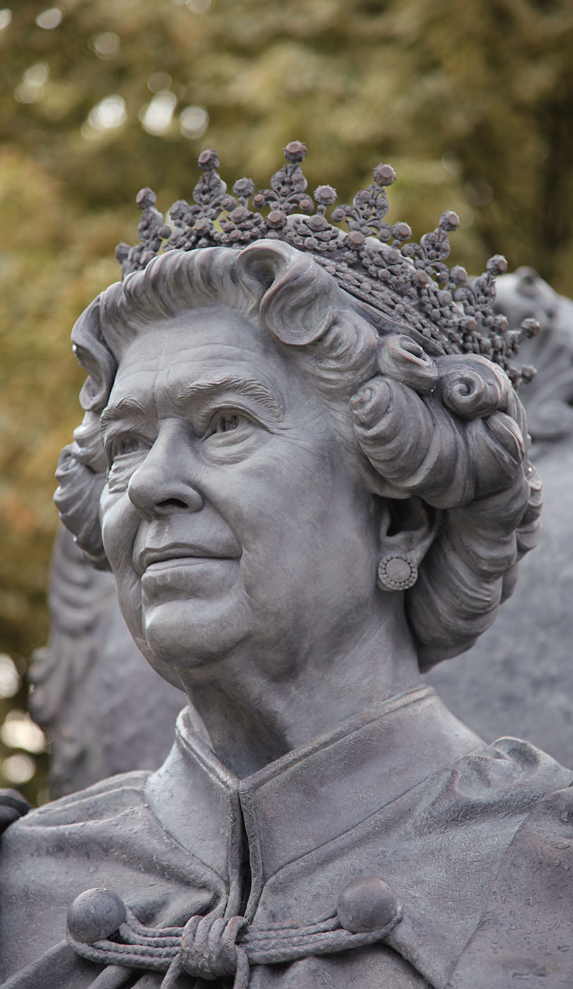 New statue of the Queen unveiled in Gravesend | On The Thames