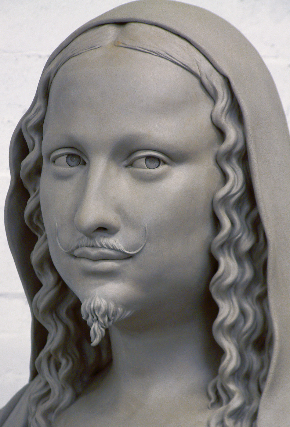 Portrait sculptor Mona Lisa