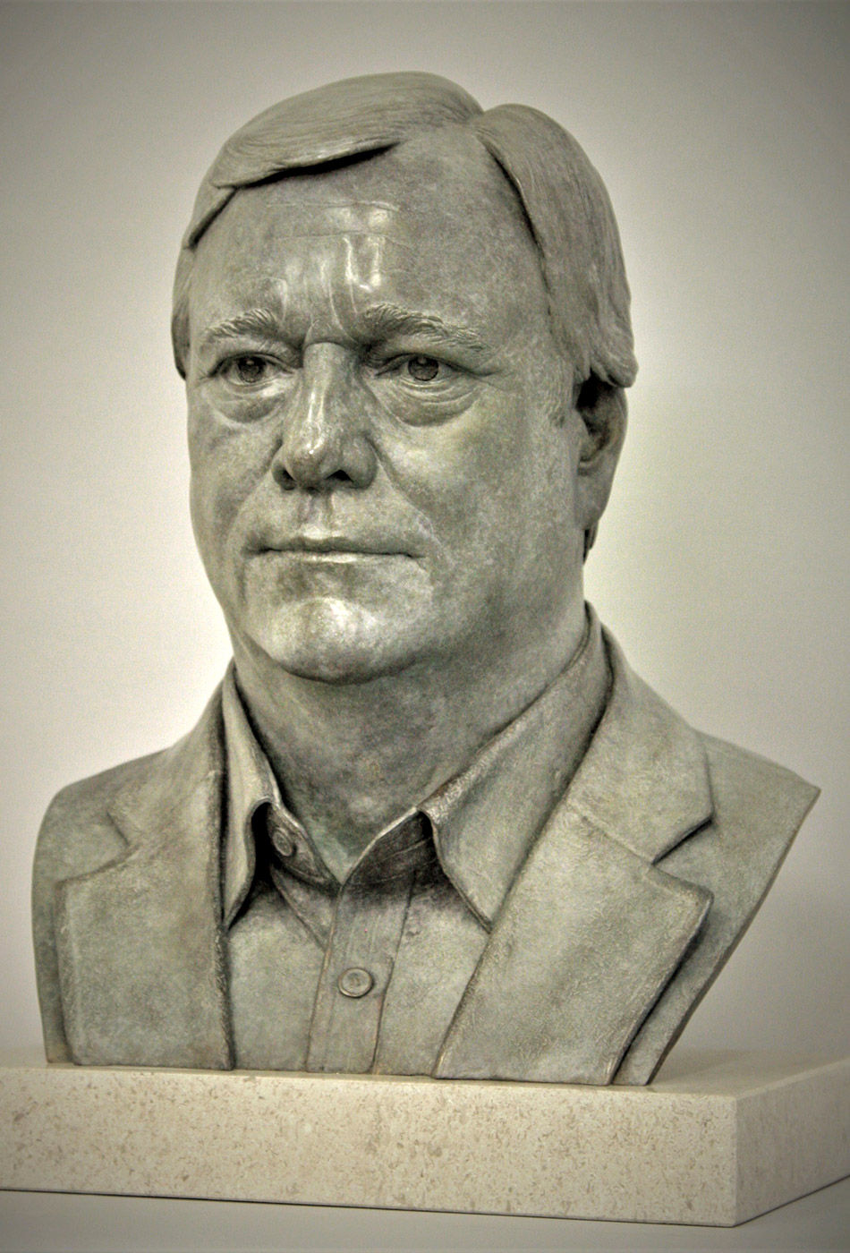 Roderick Evans portrait sculpture